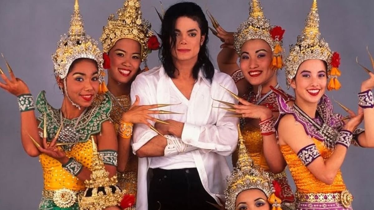 Michael Jackson durante el filme de su canción Black or White lanzado en 1991