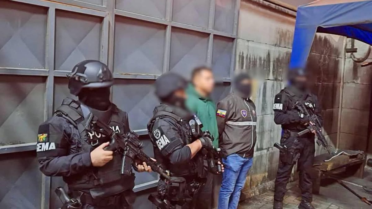 La Policía señaló que la supuesta organización delictiva detenida el 29 de mayo de 2025 contaba con una red empresarial que simulaba el comercio de frutas.