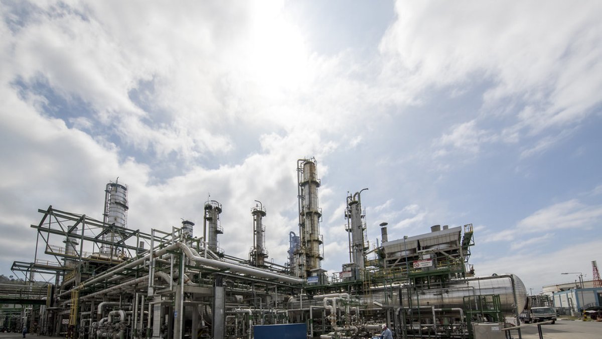 La Refinería Esmeraldas está fuera de operación desde el martes pasado, tras el incendio.