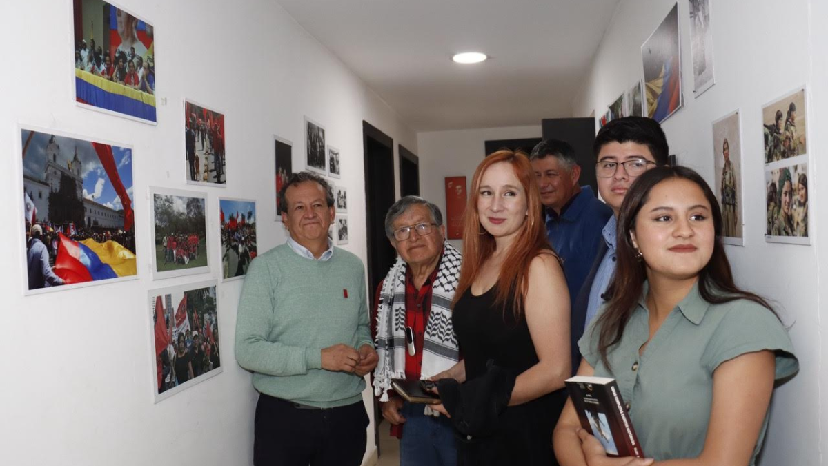 Militantes del Partido Socialista Ecuatoriano, de varias generaciones: Gustavo Vallejo, Manuel Salgado, Elsa Guerra, Juan Camilo Yépez y Doménica Estrella, de izq. a der.