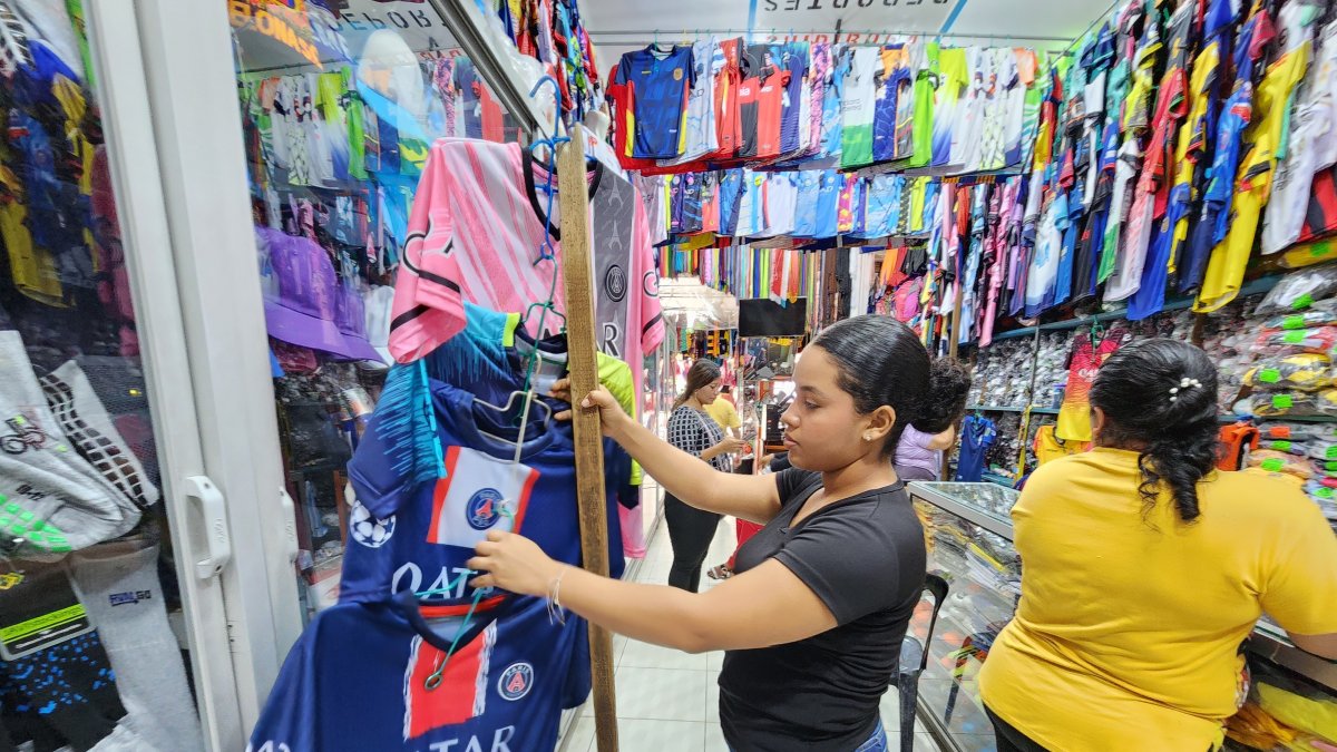 La venta de camisetas del PSG aumentó en la ciudad natal del zaguero.