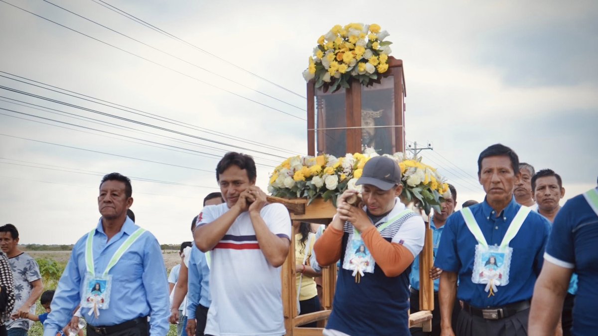 Los devotos recorren con el santo el Señor de las Aguas en las peregrinaciones