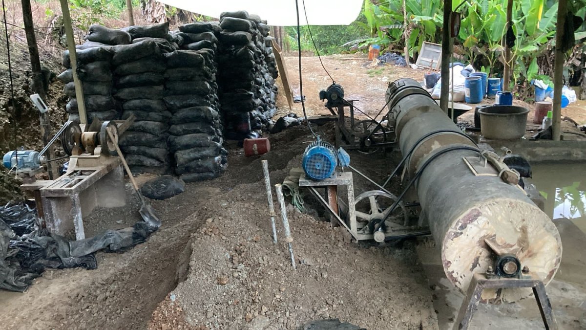 Los militares destruyeron 22 procesadoras artesanales de oro hallados en los campamentes clandestinos