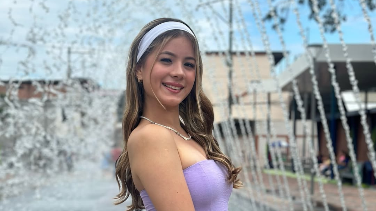 Leidy Álvarez, influencer y bastonera ecuatoriana, celebra su nueva relación amorosa en redes sociales.