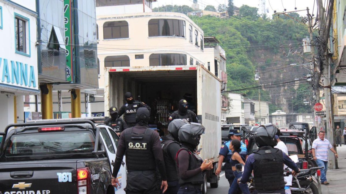 Referencial. Operativo de Segura EP en el centro de Guayaquil.