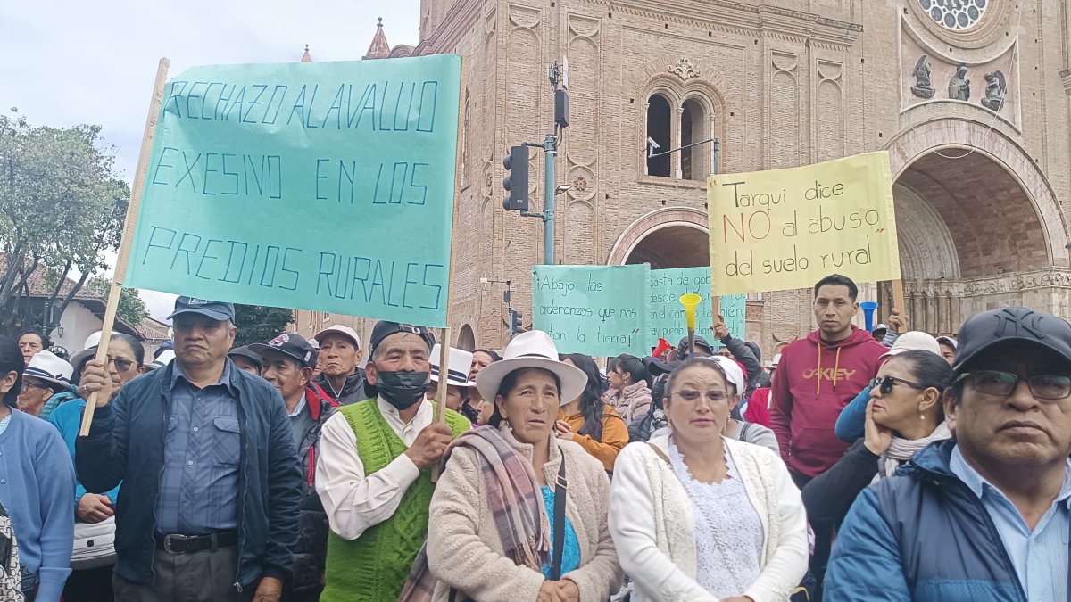 Habitantes de las zonas rurales de Cuenca exigen derogar tres ordenanzas que aseguran van en contra de sus predios.