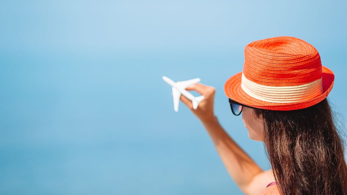 Viajar desde Ecuador en 2025 sigue ofreciendo varias facilidades para quienes desean movilizarse al extranjero sin preocuparse por el cambio de divisas