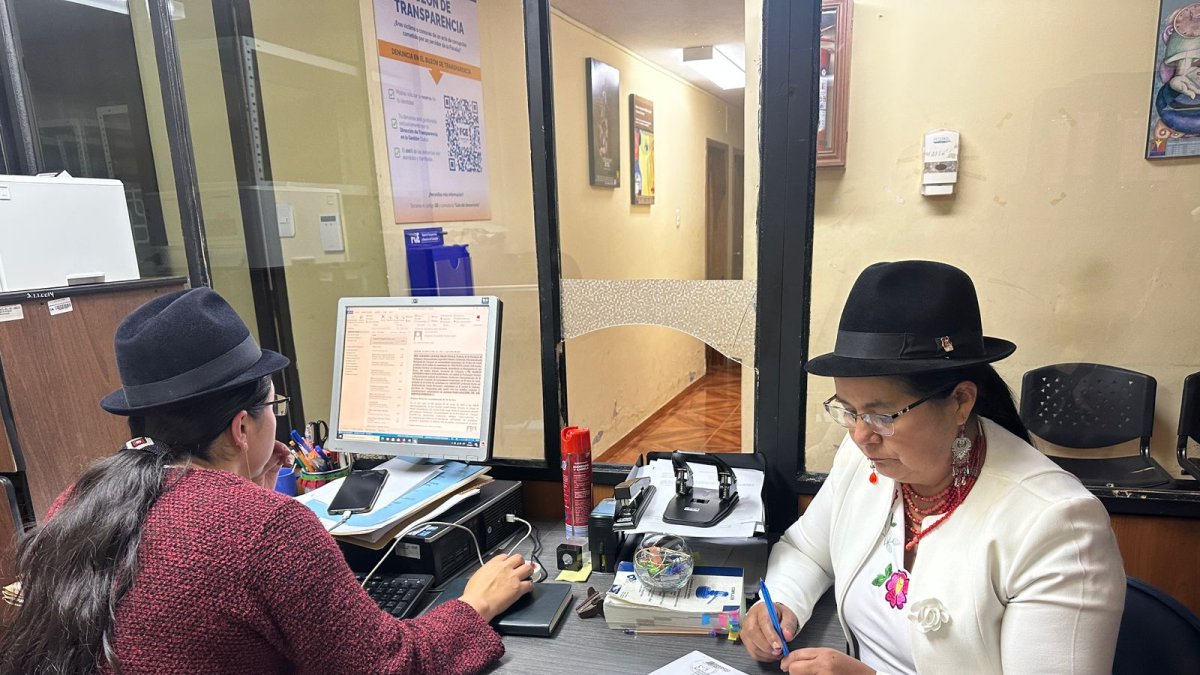 La Prefecta Tibán presento la denuncia en la Fiscalía de Pujilí por el presunto delito de paralización de servicio público.