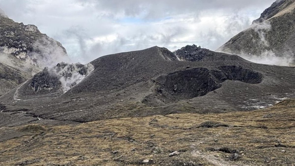 La Secretaría de Riesgos dispuso la prohibición para acceder el volcán Guagua Pichincha, en Quito.