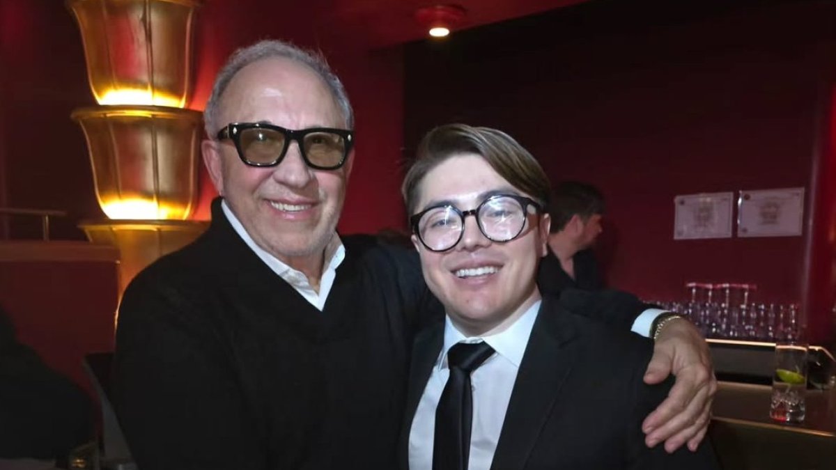 Mauricio Altamirano con Emilio Estefan.