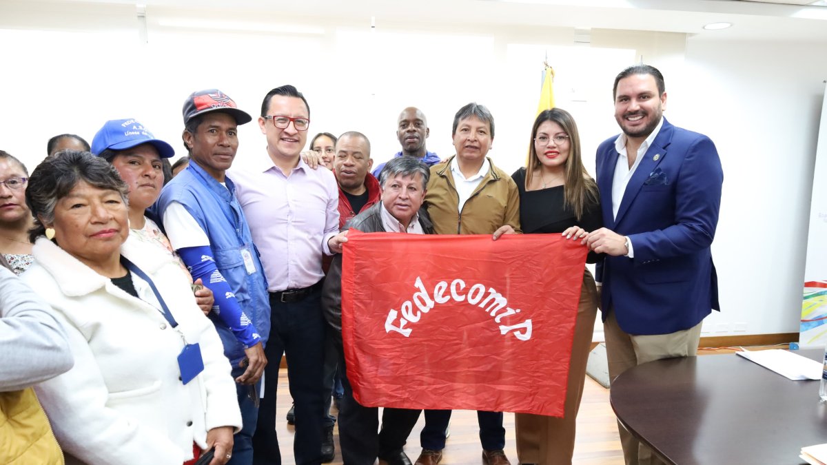 El Pleno del CPCCS acogió el pedido de la Federación de Comerciantes Minoristas y de los Mercados de Pichincha y los recibió.