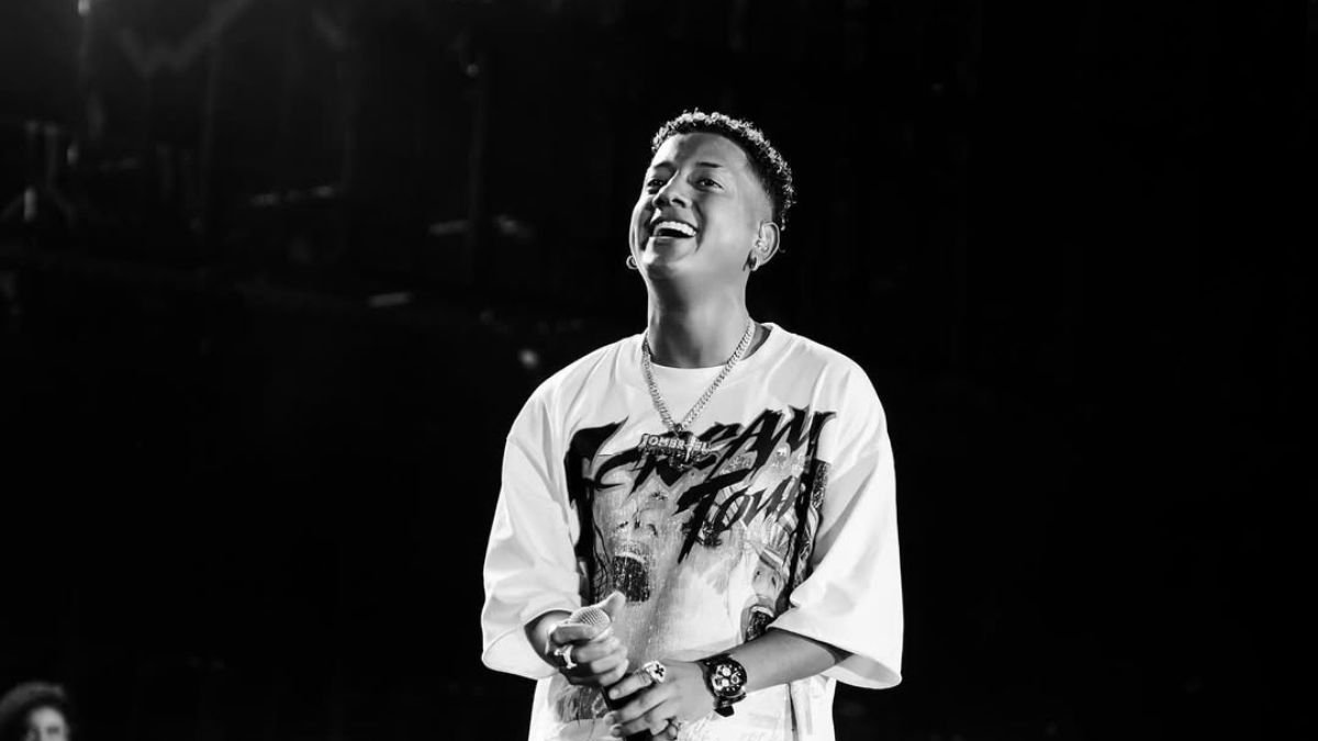 Jombriel reveló las dificultades que atravesó en su camino hacia el reconocimiento en la industria musical ecuatoriana.