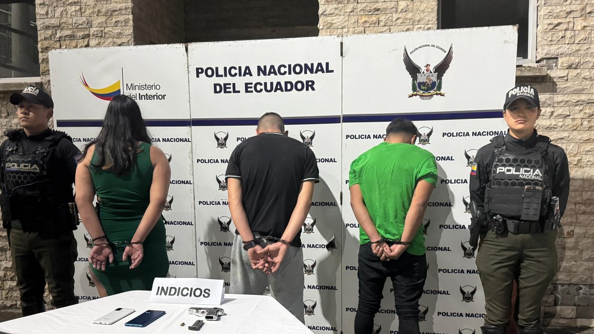 Los tres detenidos son de nacionalidad extranjera. Se desconoce si tienen antecedentes penales.