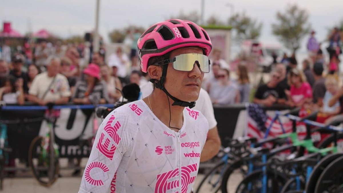 Richard Carapaz culminó tercero en el Giro de Italia 2025.