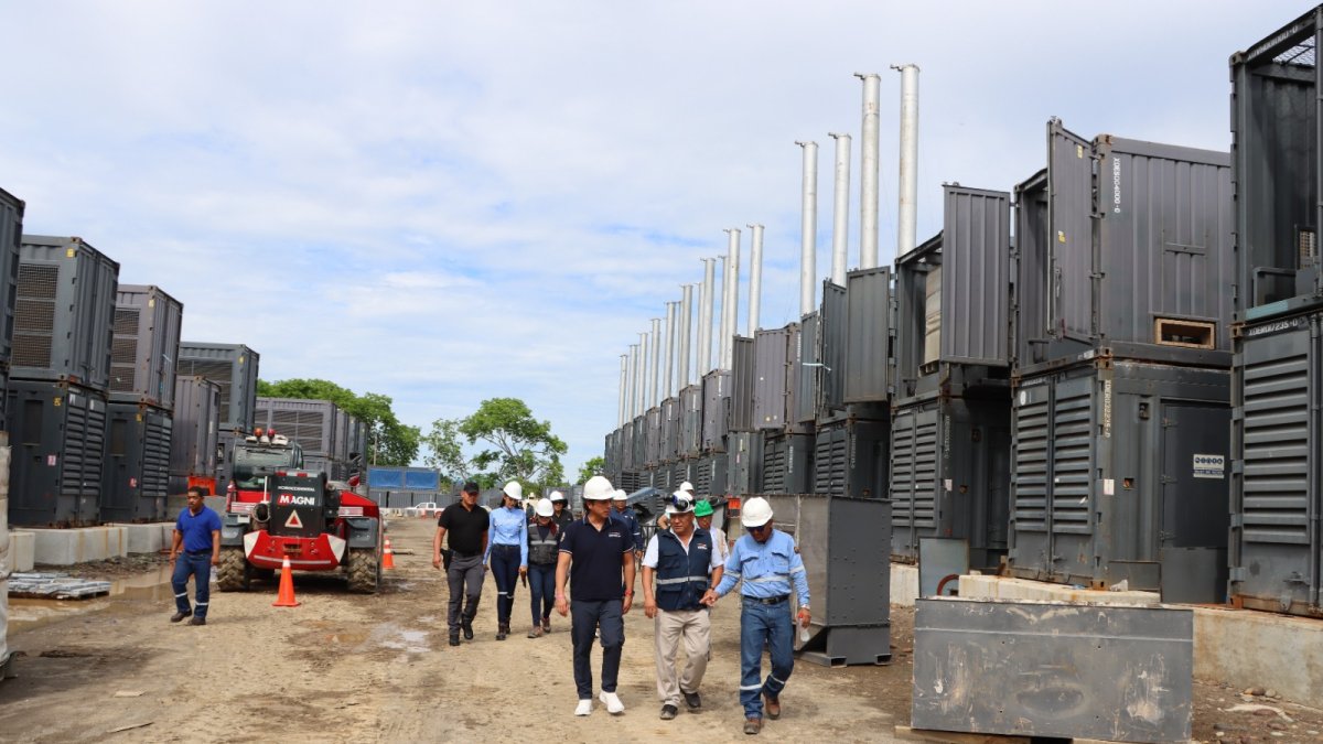 El Viceministerio de Electricidad supervisó en abril de 2025 la instalación de los generadores en Esmeraldas III.