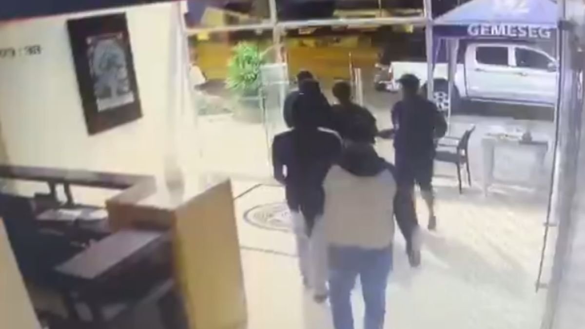 Captura del video que demuestra cómo una mujer fue secuestrada en Los Ceibos.