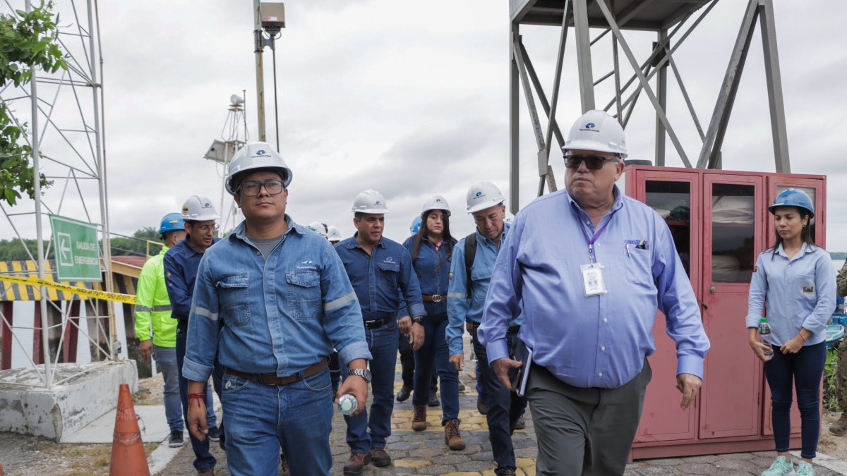 El ministro Guilhermo Ferreira, cumplió una agenda de actividades en Guayaquil, que incluyeron recorridos técnicos por centrales térmicas.