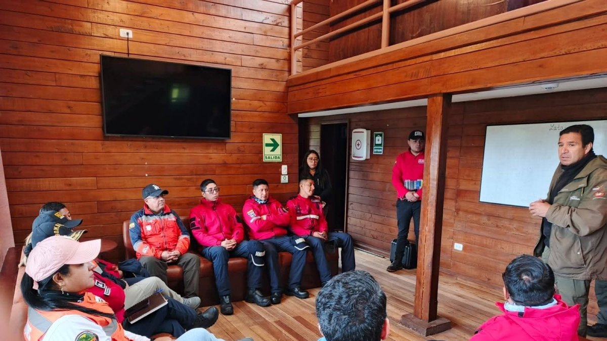 Los bomberos realizaran actividades de campo dentro de la certificación.