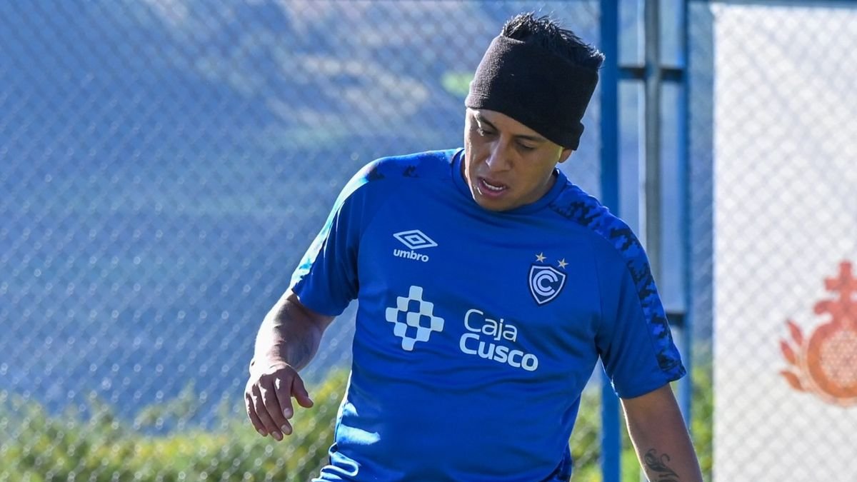Christian Cueva aún mantiene contrato con Cienciano de Cusco