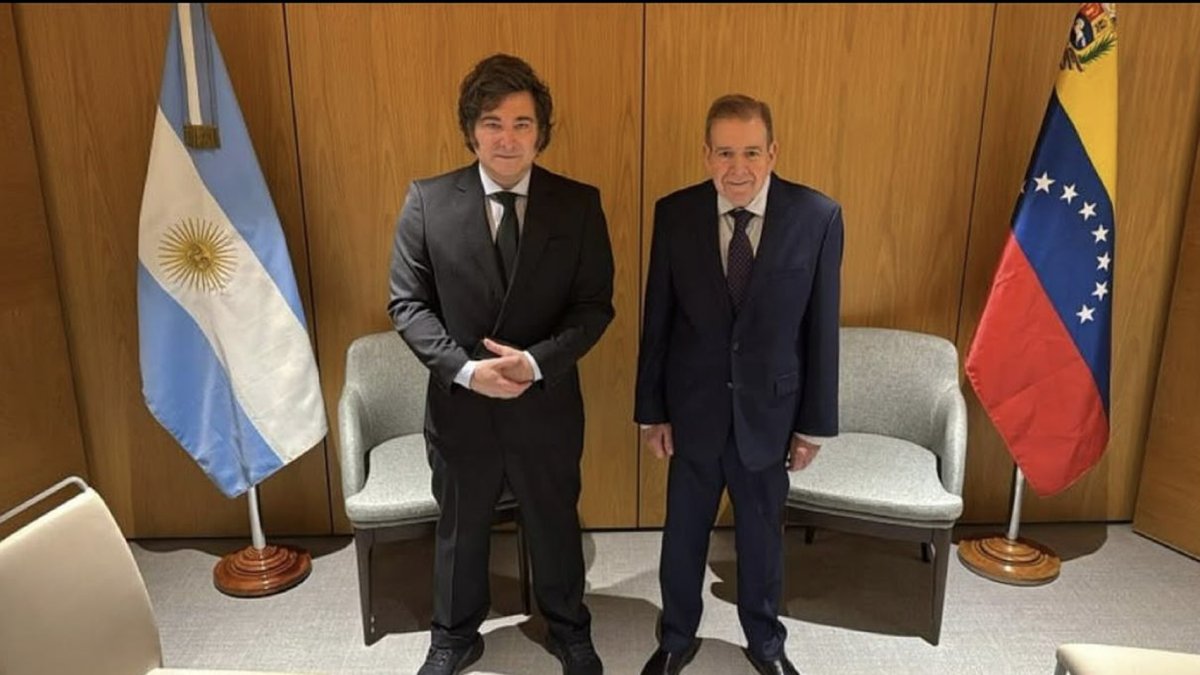 El presidente de Argentina, Javier Milei, se reunió este domingo en Madrid con el dirigente opositor venezolano Edmundo González Urrutia.
