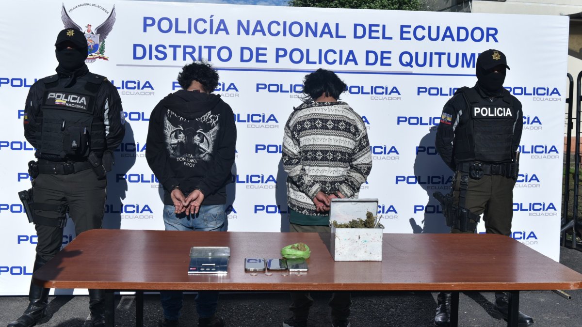 Detención. Dos ciudadanos fueron aprehendidos por tenencia de sustancias sujetas a fiscalización en el sector de Turubamba.