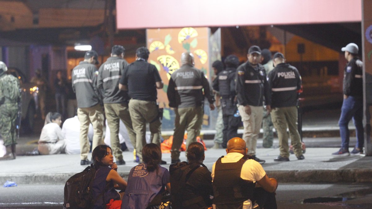 La realización de una de las diligencias del caso Malvinas.