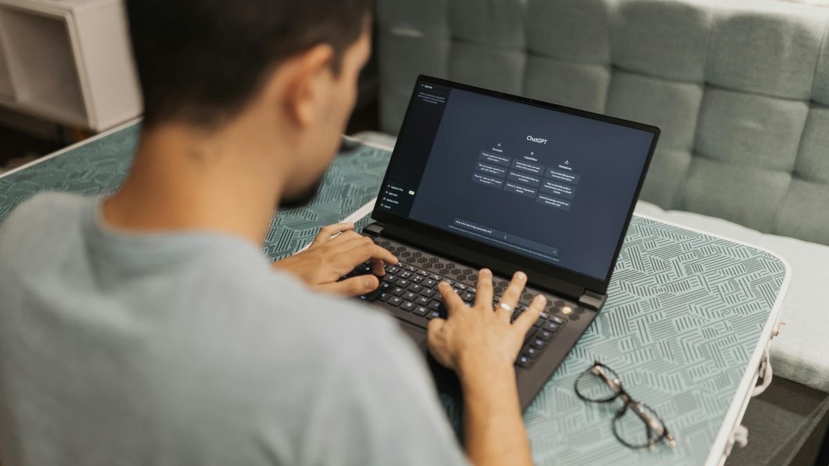 Psicología. Los jóvenes de la Generación Z buscan respuestas rápidas a sus problemas emocionales en la inteligencia artificial.