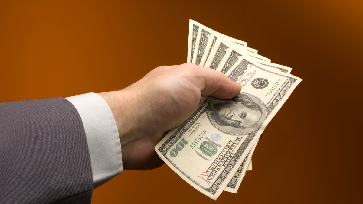 Gobierno de Ecuador amplía el Bono de los Mil Días a 160 mil beneficiarios y aumenta inversión social.