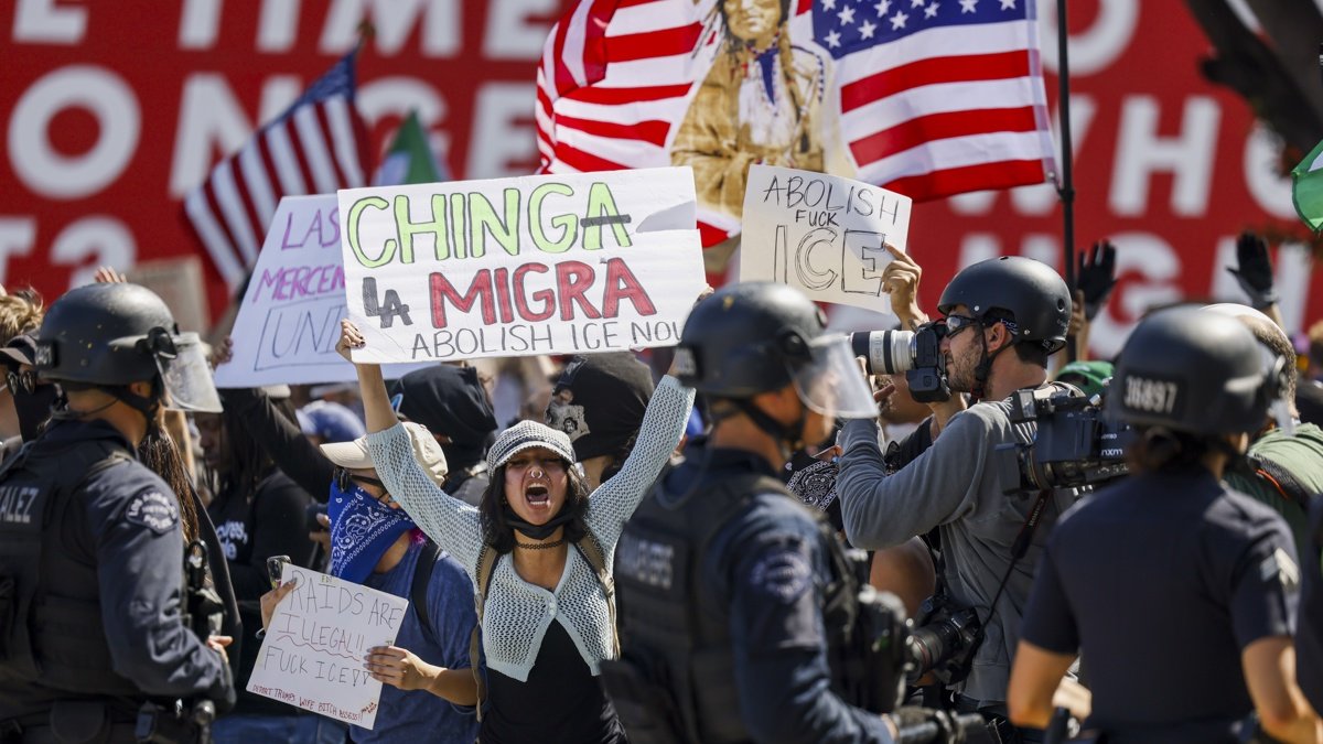 Decenas de activistas fueron captados al protestar en contra de las redadas de inmigración, en Los Ángeles