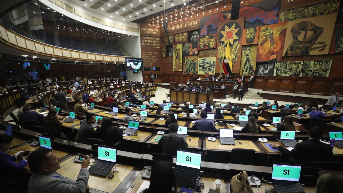 El oficialismo logró la aprobación de la Ley de Solidad Nacional con 84 votos.