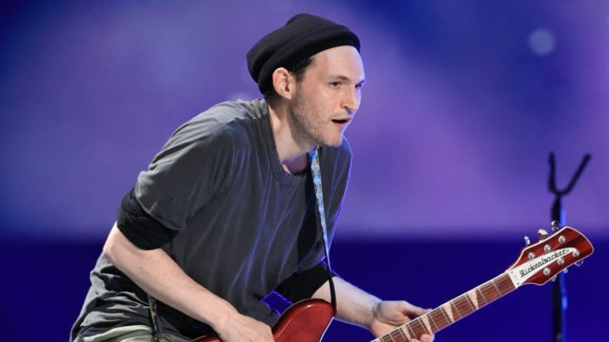 Josh Klinghoffer, exguitarrista de la banda Red Hot Chili Peppers, recibió una condena menor por homicidio sin negligencia grave, por el atropello mortal de Israel Sánchez, en 2024.