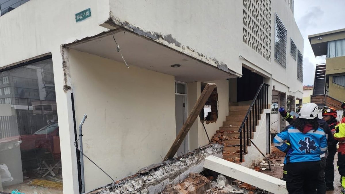 Tragedia en el norte de Quito: colapso de viga en vivienda deja un fallecido y dos heridos