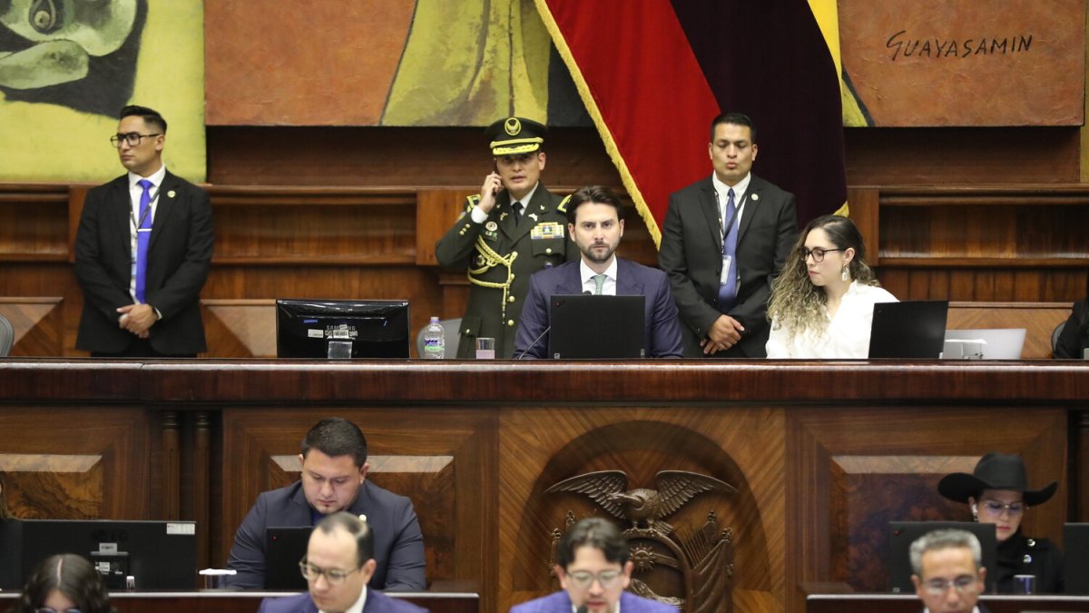 Para las 15:00 del 10 de junio está prevista la votación de la Ley de Inteligencia.