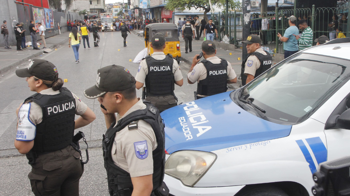 Referencial. Varios cantones tendrán toque de queda.