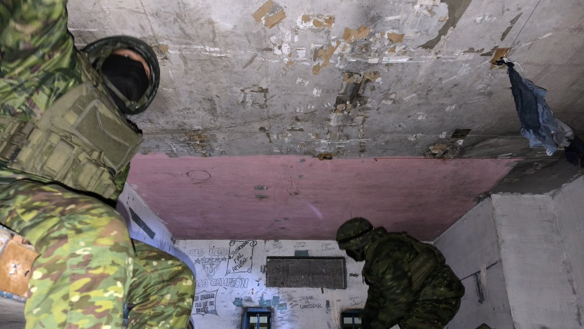 Los militares encontraron escondidos en varios lugares encaletados.