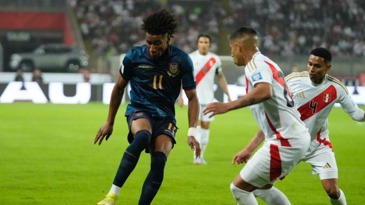 Perú y Ecuador se enfrentaron en el Estadio Nacional de Lima.