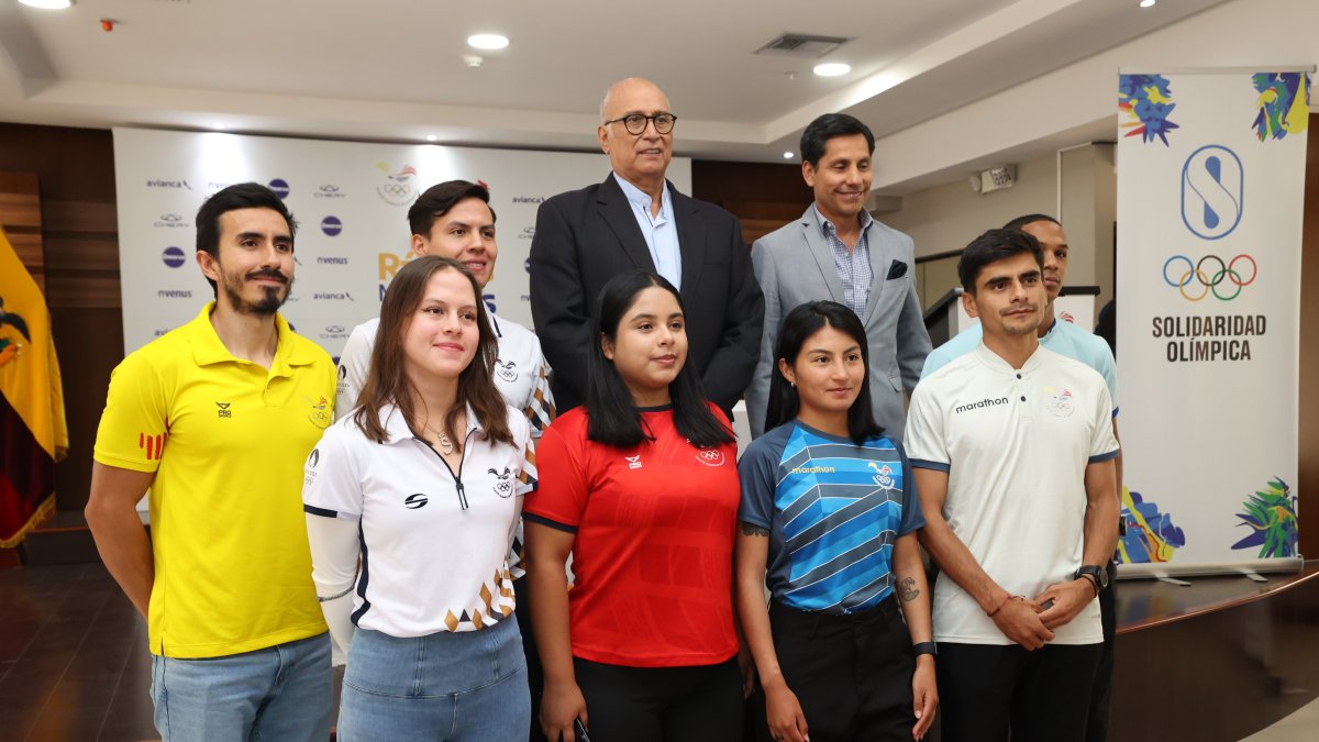 Parte del equipo de becarios que fue presentado por el Comité Olímpico Ecuatoriano.