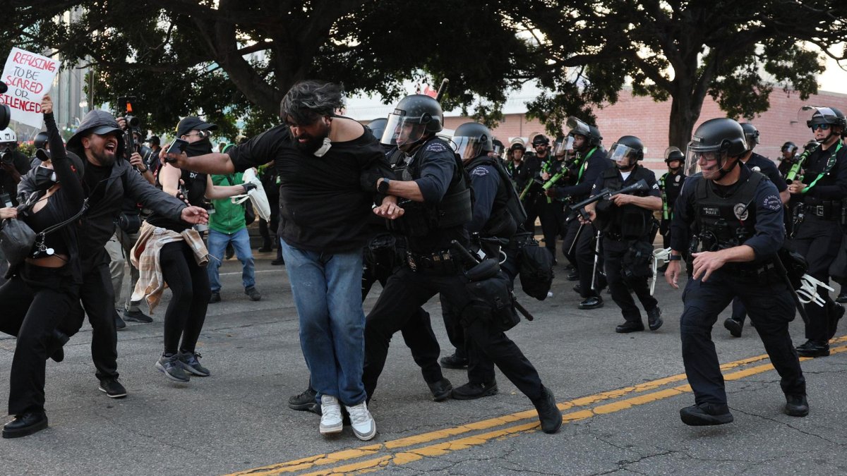 El Consulado de Ecuador en Los Ángeles brinda asistencia a migrantes ecuatorianos afectados por deportaciones.
