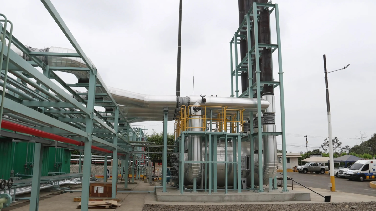 Ministerio de Energía y CELEC EP coordinan el proceso para garantizar suministro eléctrico temporal con energía térmica.