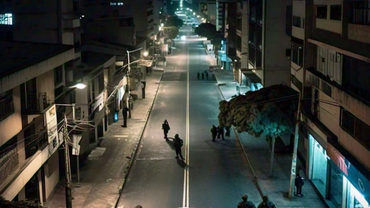 Imagen referencial. El toque de queda implica la restricción de algunos derechos.