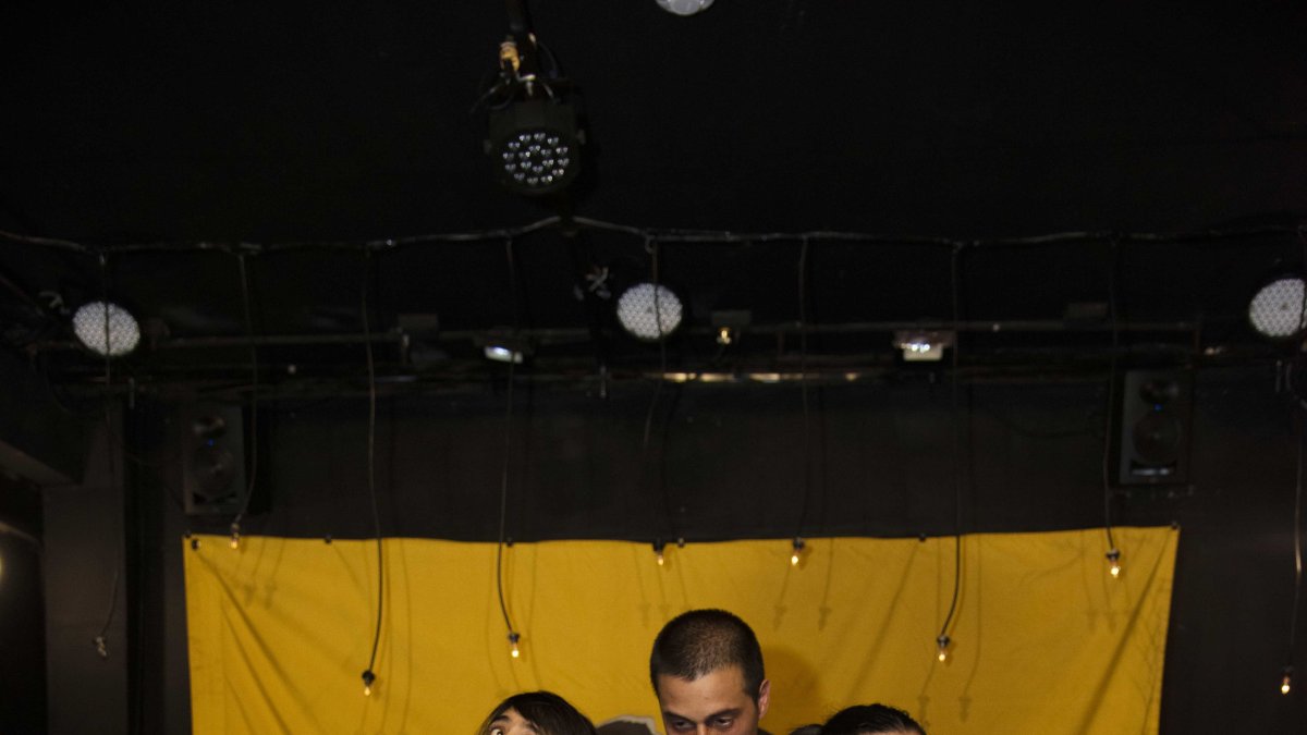 La obra es protagonizada por Isadora Fonseca, Ana Lía Borja y Juan Sebastián Ruales.