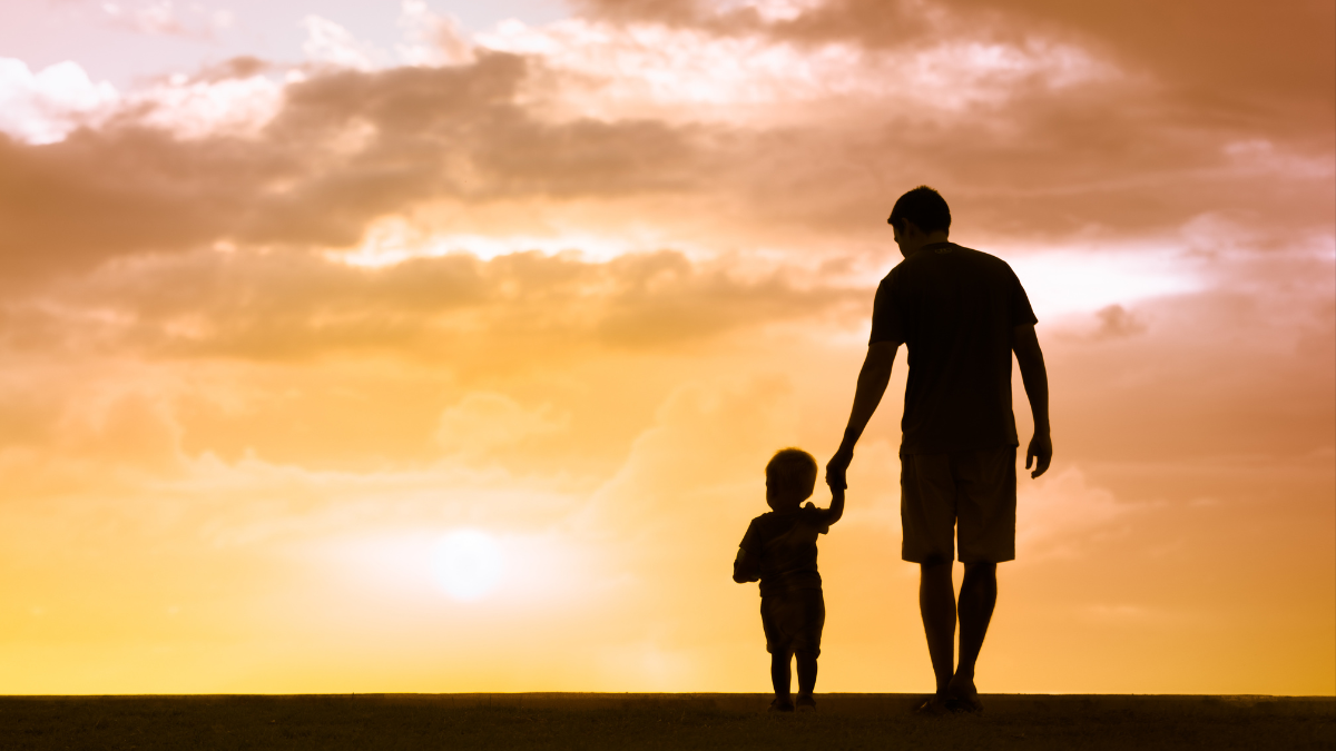 El mayor legado de un padre no son los bienes materiales, sino los valores que transmite a sus hijos.