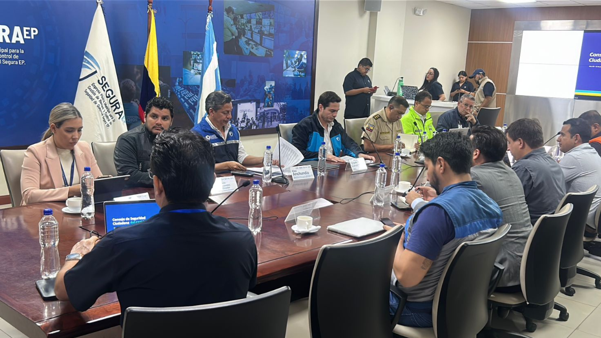 Autoridades de Guayaquil se reunieron en Segura EP para coordinar acciones contra la delincuencia.