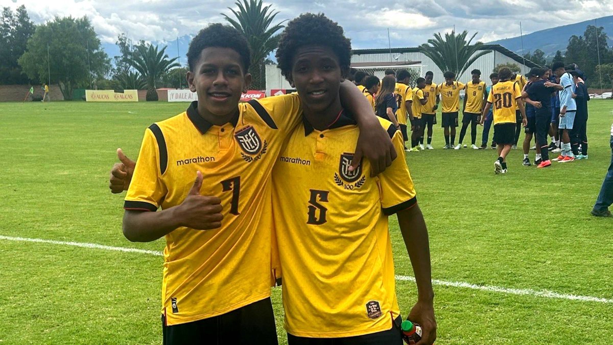 Luis Fragozo (i) fue el goleador de la Tricolor con siete anotaciones en la Youth Cup.