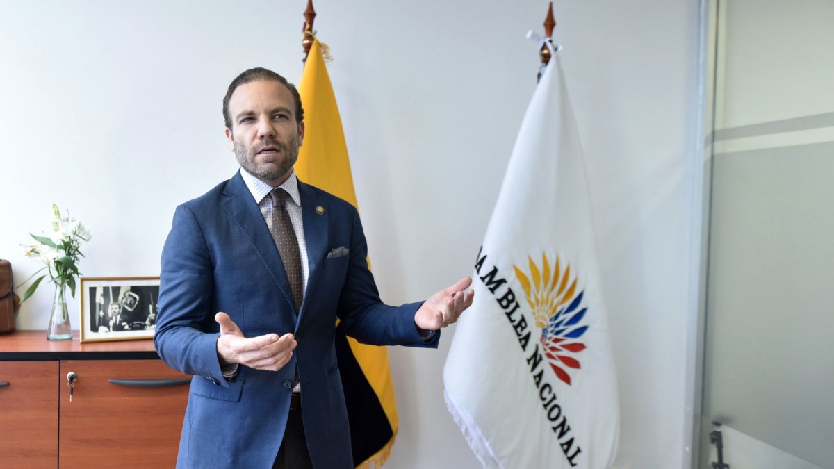 Juan José Reyes, legislador por ADN, preside la Comisión del Derecho a la Salud y Deporte de la Asamblea Nacional.