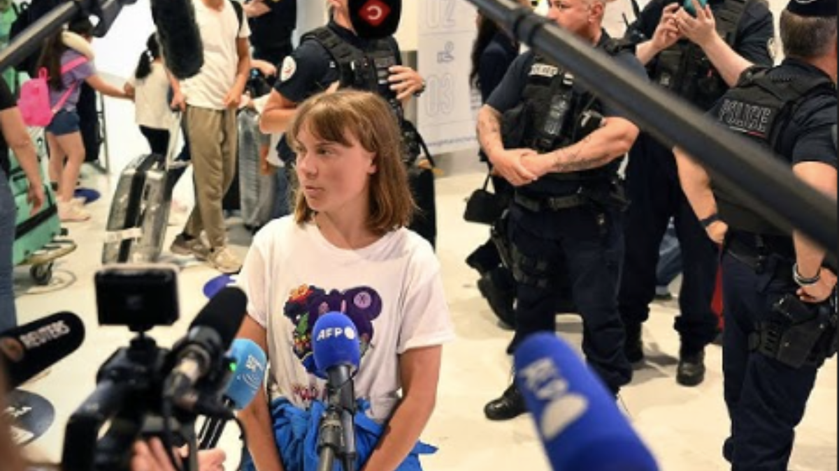 Greta Thunberg fue deportada por Israel tras participar en una flotilla con ayuda para Gaza.