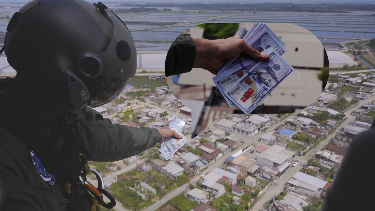 Desde el helicóptero militar se distribuyeron las volantes con diseño de billetes de 100 dólares, para promocionar el Plan de Recompensas 131.