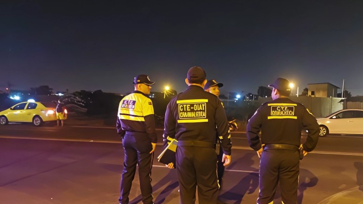 Miembros de la Comisión de Tránsito de Ecuador (CTE) presumen que el cuerpo de Carlos Navarrete fue abandonado en un sitio diferente al que fue atropellado.