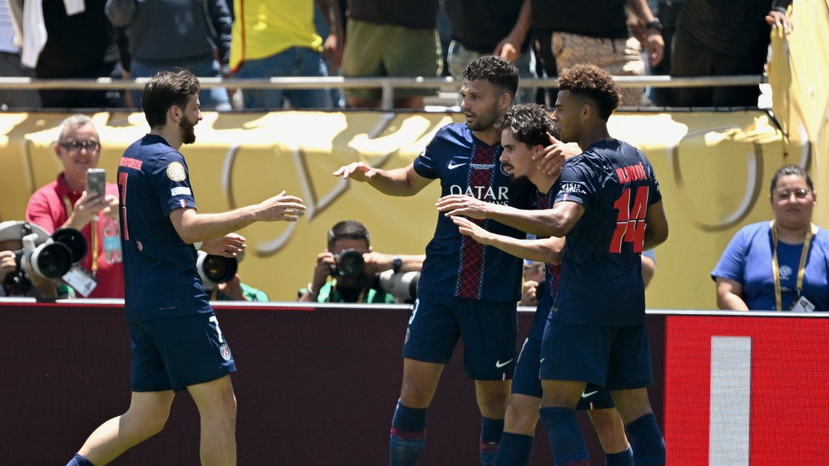 Vitinha (centro-derecha) marcó el 2-0 transitorio en Los Angeles. Abrió el encuentro Fabián Ruiz, mientras que Mayulu y Kang-in Lee sellaron el triunfo.