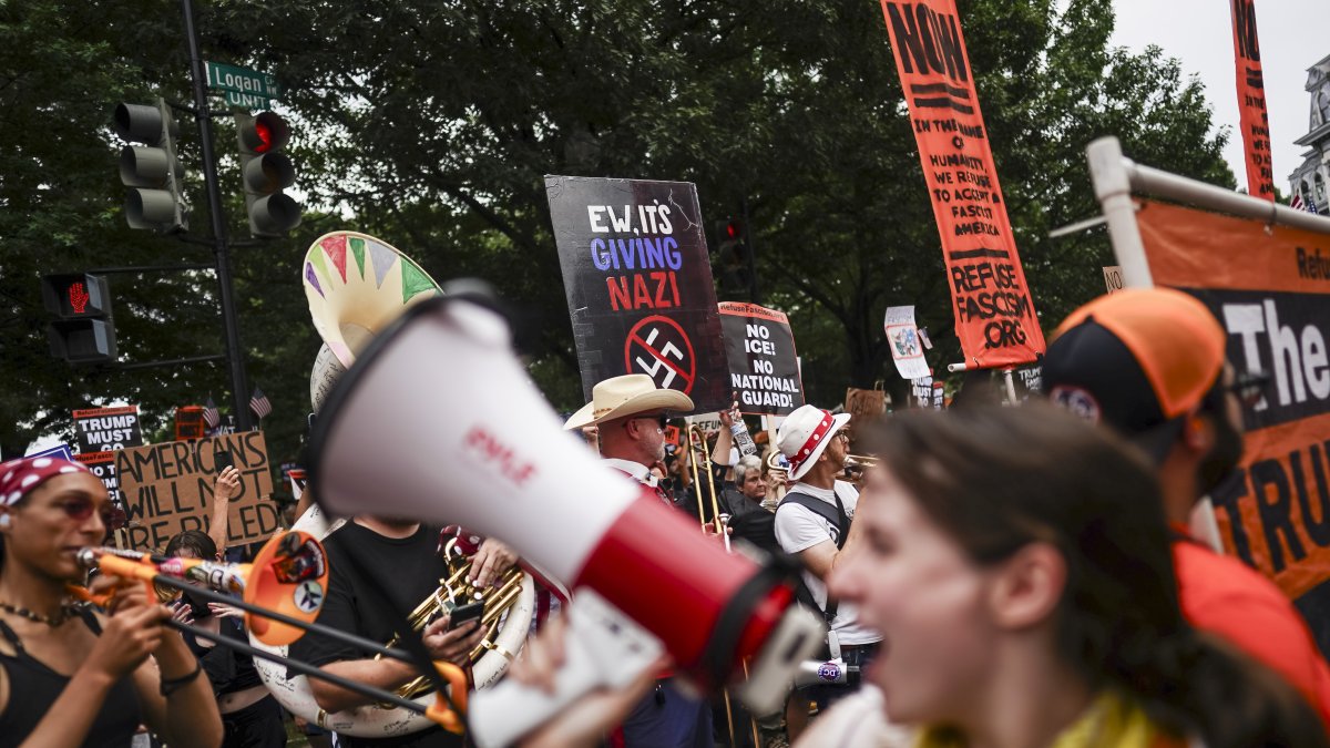Se convocaron 2.000 manifestaciones en los 50 estados de EE.UU. bajo el lema “No Reyes”.